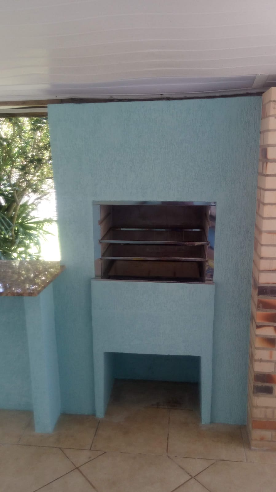 Instalação de Churrasqueiras Pré-Moldadas com Acabamento em Alvenaria e Grafiato