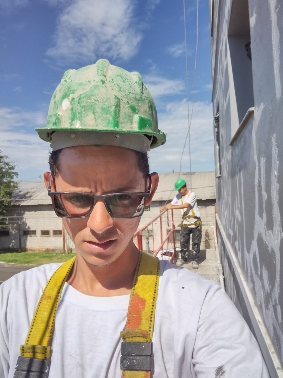 Revitalização de Fachada com Pintura Emborrachada, Textura Rolada e Garantia de 5 Anos