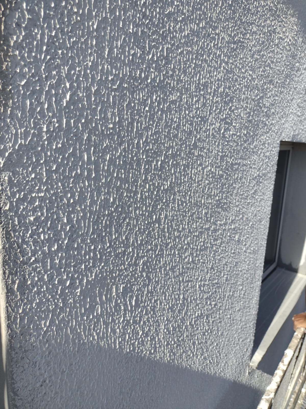Revitalização de Fachada com Pintura Emborrachada, Textura Rolada e Garantia de 5 Anos
