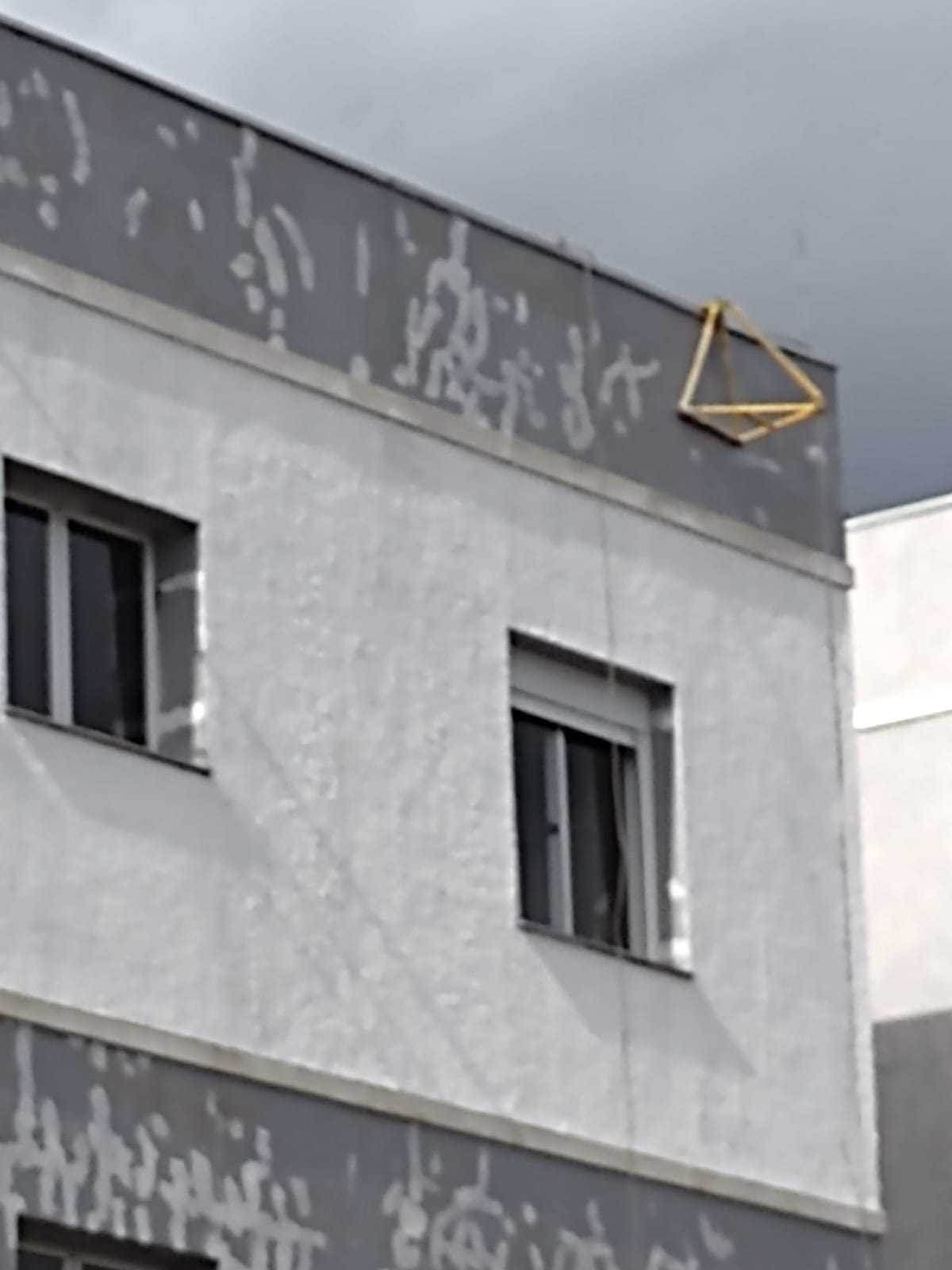 Revitalização de Fachada com Pintura Emborrachada, Textura Rolada e Garantia de 5 Anos