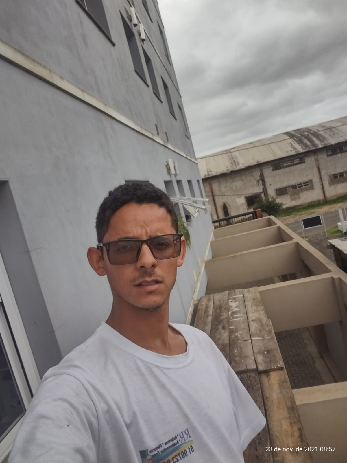 Revitalização de Fachada com Pintura Emborrachada, Textura Rolada e Garantia de 5 Anos